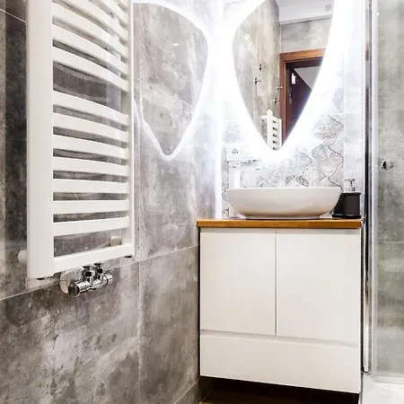 Househost Apartment:bracka 3/15b *